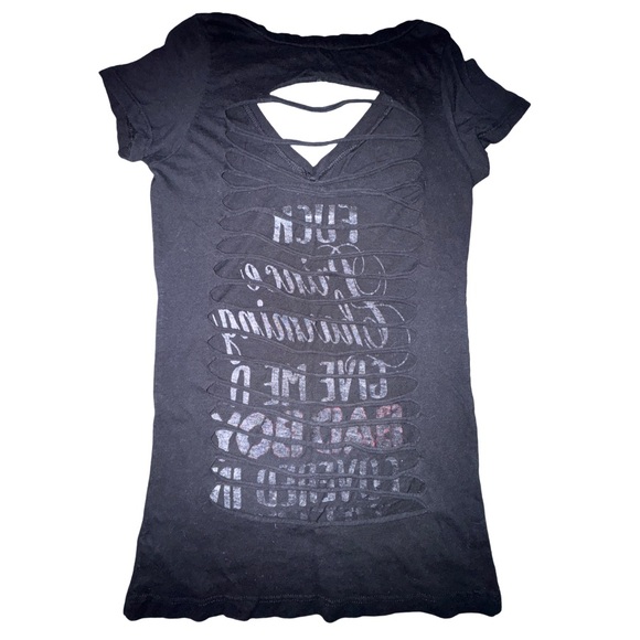 Slit-back bad boy v-neck shirt - Picture 3 of 4